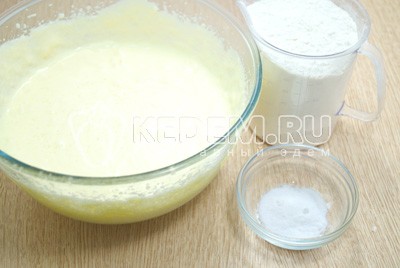 Пирог на сметане с яблоками Пирог на сметане с яблоками