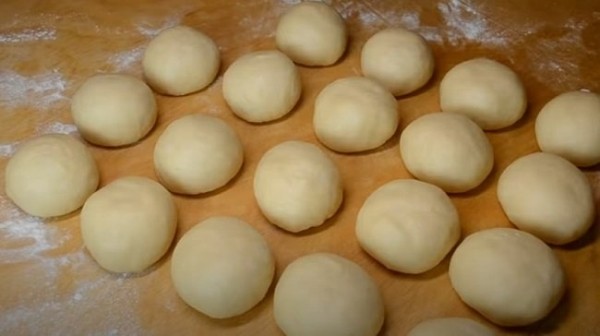 Беляши с мясом в духовке — 5 очень вкусных домашних рецептов
Беляши с мясом в духовке — 5 очень вкусных домашних рецептов