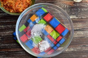 Пирог с капустой и морковью