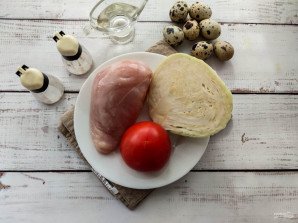 Салат с куриной грудкой и перепелиными яйцами Салат с куриной грудкой и перепелиными яйцами
