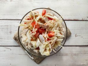 Салат с куриной грудкой и перепелиными яйцами Салат с куриной грудкой и перепелиными яйцами