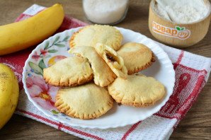 Песочное печенье с бананом и шоколадом