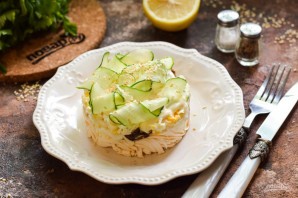 Салат со шпротами и огурцами Салат со шпротами и огурцами