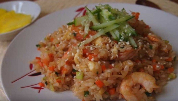 Как приготовить жареный рис с овощами и яйцом на сковороде вкусно по простым рецептам
Как приготовить жареный рис с овощами и яйцом на сковороде вкусно по простым рецептам