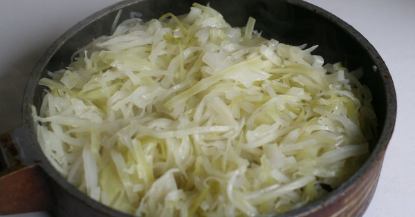 Конвертики из лаваша с тушеной капустой Конвертики из лаваша с тушеной капустой