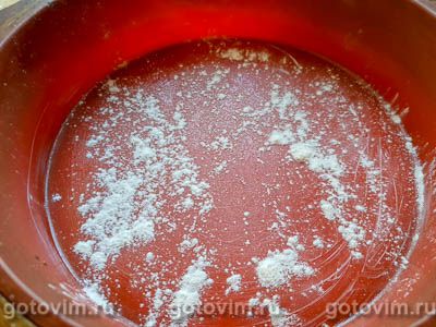 Бисквит на вине с шоколадной глазурью