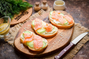 Бутерброды с форелью и творожным сыром Бутерброды с форелью и творожным сыром