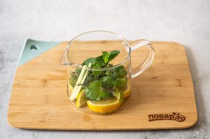 Чай с чабрецом и мятой Чай с чабрецом и мятой
