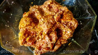Цуккини (кабачки) с мясными фрикадельками и сыром Цуккини (кабачки) с мясными фрикадельками и сыром
