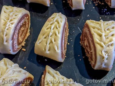 Двухцветное печенье с орехами 