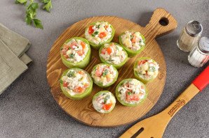 Кабачки фаршированные брынзой