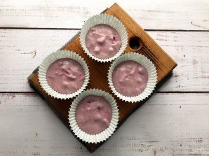 Кексы с красной смородиной Кексы с красной смородиной