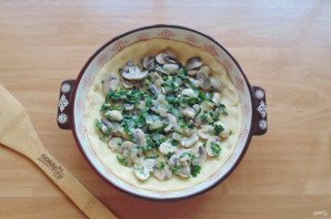 Киш с грибами и шпинатом