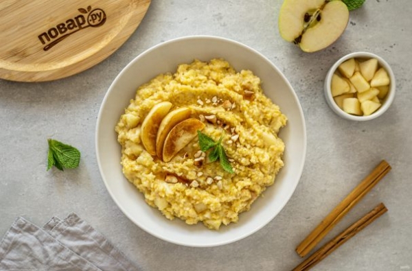 Кукурузная каша с яблоком Кукурузная каша с яблоком