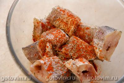 Минтай с овощами, запеченный в рукаве