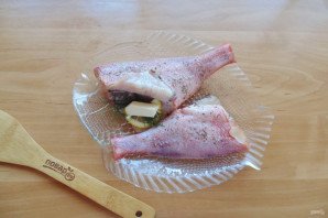 Морской окунь в духовке с лимоном