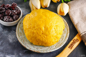 Песочный пирог с ежевикой