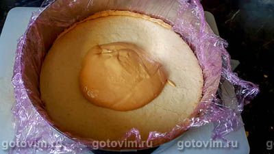 Песочный торт с карамельным кремом и жареным миндалем