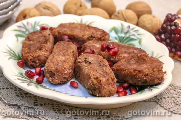 Постные котлеты из фасоли с грецкими орехами