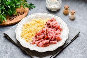 Рулет из кабачков с ветчиной и сыром Рулет из кабачков с ветчиной и сыром