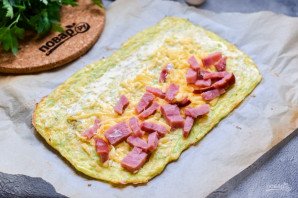 Рулет из кабачков с ветчиной и сыром Рулет из кабачков с ветчиной и сыром