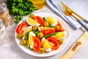 Салат с копчеными яйцами