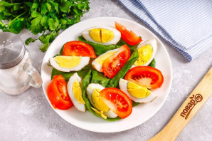 Салат с копчеными яйцами
