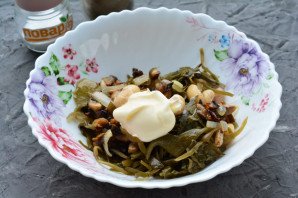 Салат с морской капустой и грибами