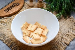Салат с тунцом и крекерами Салат с тунцом и крекерами