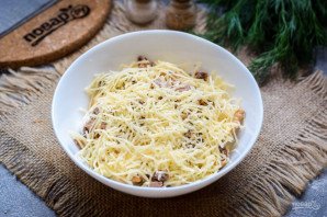 Салат с тунцом и крекерами Салат с тунцом и крекерами