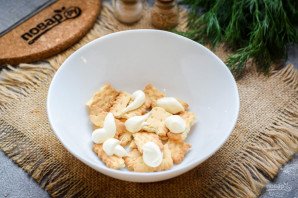 Салат с тунцом и крекерами Салат с тунцом и крекерами