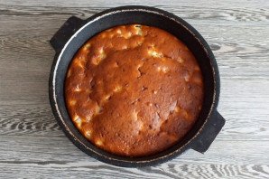 Шарлотка с ревенем