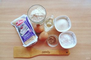Шоколадный торт со взбитыми сливками