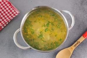 Суп с лапшой и лососем