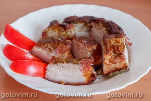 Свиная грудинка, запечённая с горчицей в духовке