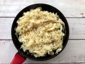 Тушеная капуста с грибами и фасолью