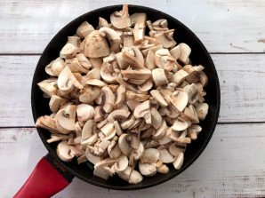 Тушеная капуста с грибами и фасолью
