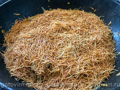 Жареные макароны с мясом