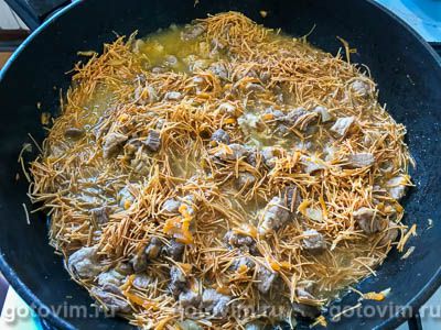 Жареные макароны с мясом